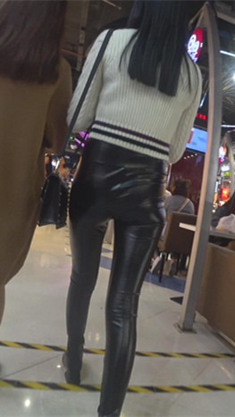 黑色高腰皮裤紧身小姐姐