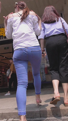 蓝牛紧身长裤妹
