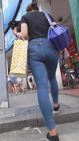 蓝牛紧身小妹