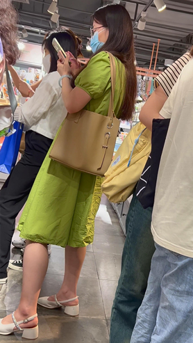 绿色长裙美女