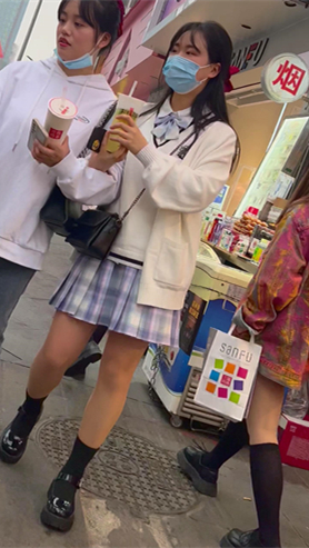 漂亮的肉丝美女