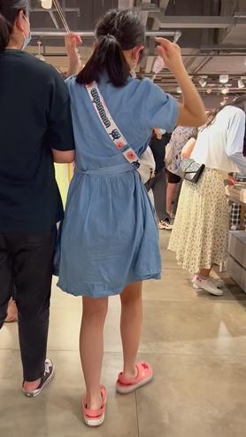 蓝裙妹子