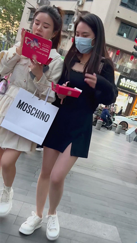 肉丝黑裙美女