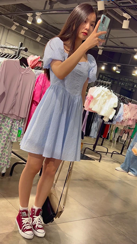 蓝裙美女