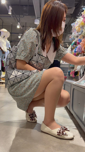 连衣裙美女