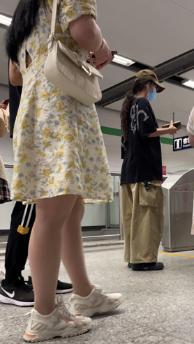花裙MM
