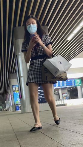 格子裙小姐姐