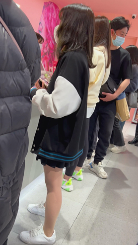 百褶裙小妹