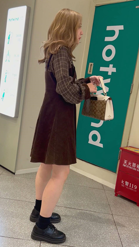 连衣裙小姐姐