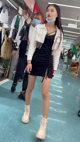 黑裙美女