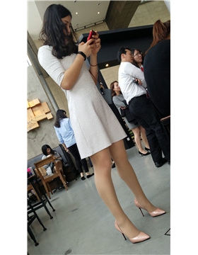 4k超清，粉色细腿高跟鞋 婉约大方气质连衣裙美女