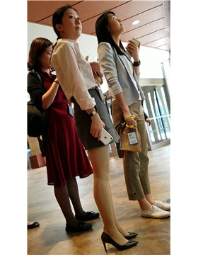 4k超清，街拍极品大长腿高跟鞋气质漂亮美女