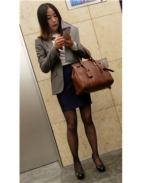 4K-极品好身材OL制服包臀裙街拍黑丝美腿