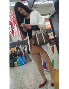 4k-肉色丝袜短裙红色小平底鞋美女
