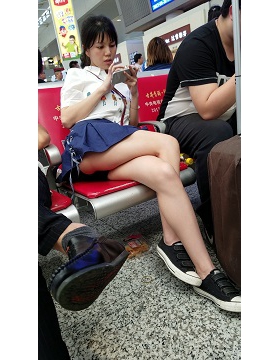 4K - 超短裙美腿小姐姐真甜美