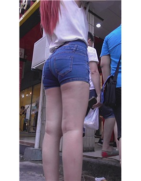 街拍酒红色翘臀美女，身材棒棒哒 [1.92 GB]
