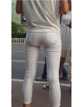 街拍圆臀美臀紧身白裤马尾辫清纯美眉 [353 MB]