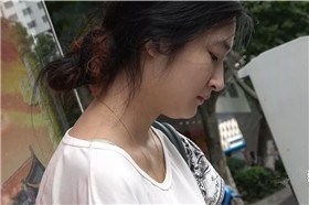 4K - 街拍美足人字拖漂亮小姐姐 [2.37 GB/MP4]