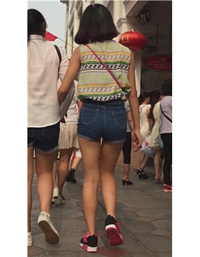 街拍牛仔热裤美腿运动鞋学生妹 [1.19 GB]