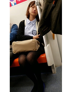 4k-性感黑丝网袜美女，真睡着了还是装睡？