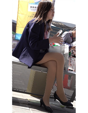 4K - 制服Ol肉丝袜美腿女子 [1.45 GB/MP4]