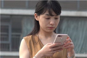 4K - 细腿高跟美足优雅街拍美女 [2.87 GB/avi]