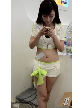 性感长发颜值高的美腿美女姐姐。