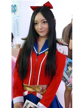 眼睛水汪汪的cosplay萌妹子