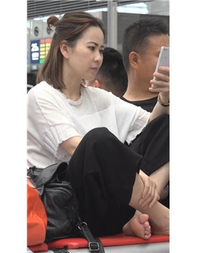 遇见美女shao妇抠脚视频 [191 MB/WMV]