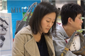 4K - 朴素的短发少F鞋店试鞋 [2.98 GB/MP4]