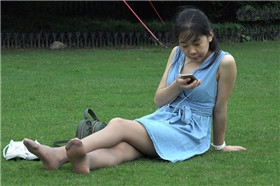 草地上的丝袜熟F [3.66 GB/MP4]
