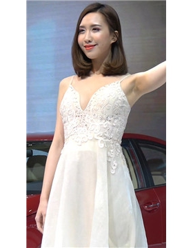 4k-极品白色连衣裙美女车模小姐