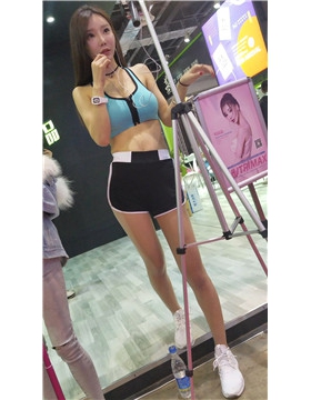 4K-运动热裤性感大长腿丰满网红美女