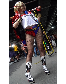 4K 玩cosplay的大眼网袜洋妞