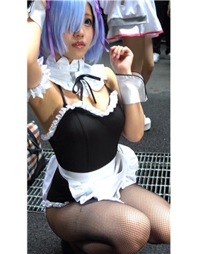 4K 黑丝高跟cosplay女仆装丰满少女 [1.66 GB/MP4]
