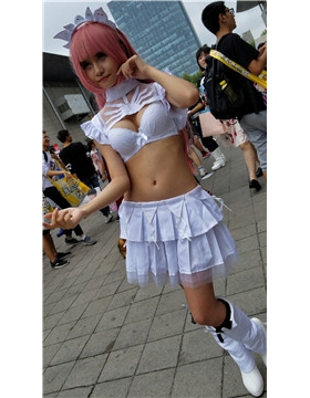 4K - 白色短裙cosplay的丰满少女