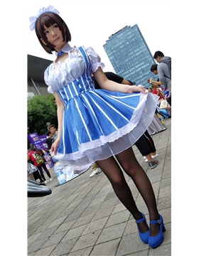 4K - 女仆装cosplay的街拍黑丝蓝色高跟鞋美少女