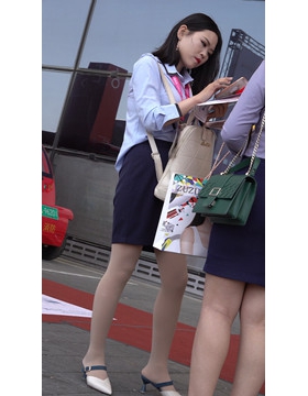 丝袜OL工作装女神 [1.73 GB/MP4]