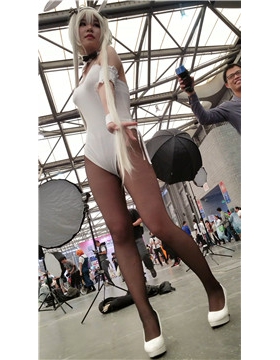 4K - cosplay的黑丝高叉妹子 [699 MB/mp4]