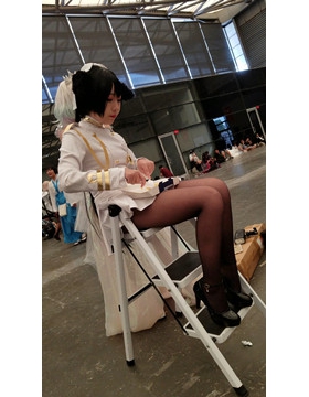 展会的角色扮演黑丝女孩 [697 MB/mp4]