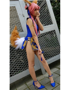 4K - 玩cosplay得蓝色高跟少女 [704 MB/mp4]