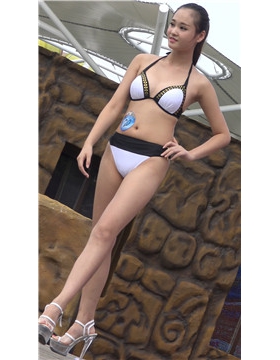 4k-马尾辫黑白比基尼清纯美女小妹。