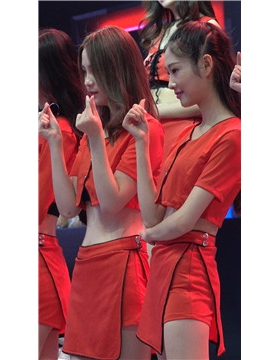 2018CJ - 舞台上的红装showgirl美女 [568 MB]