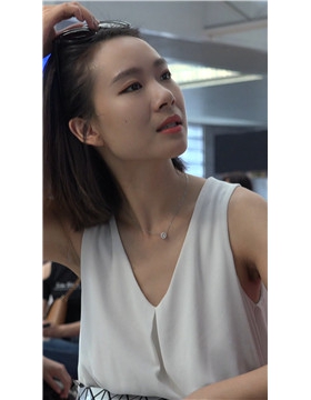 4K - 一席白衣明星气质女神 [2.12 GB/MP4]