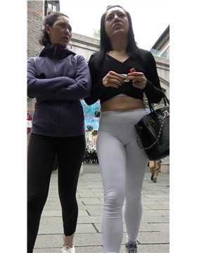 4k超清，街拍超薄白色弹力紧身裤饱满玉臀美女[2.33 GB]
