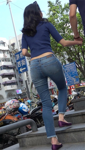 露腰紧身蓝牛美眉[1.06G/MP4]