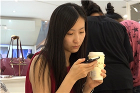 4K - 红裙女神 [1.64 GB/MP4]