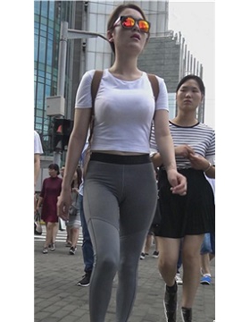4k-街拍丰满紧身瑜伽裤女孩 [2.37 GB]