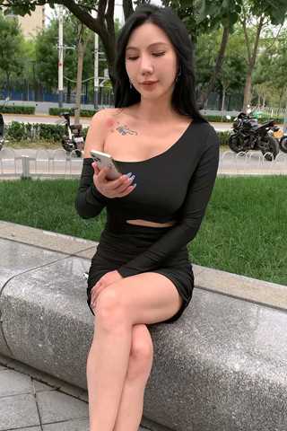 [一始专区] 黑色包臀裙美女