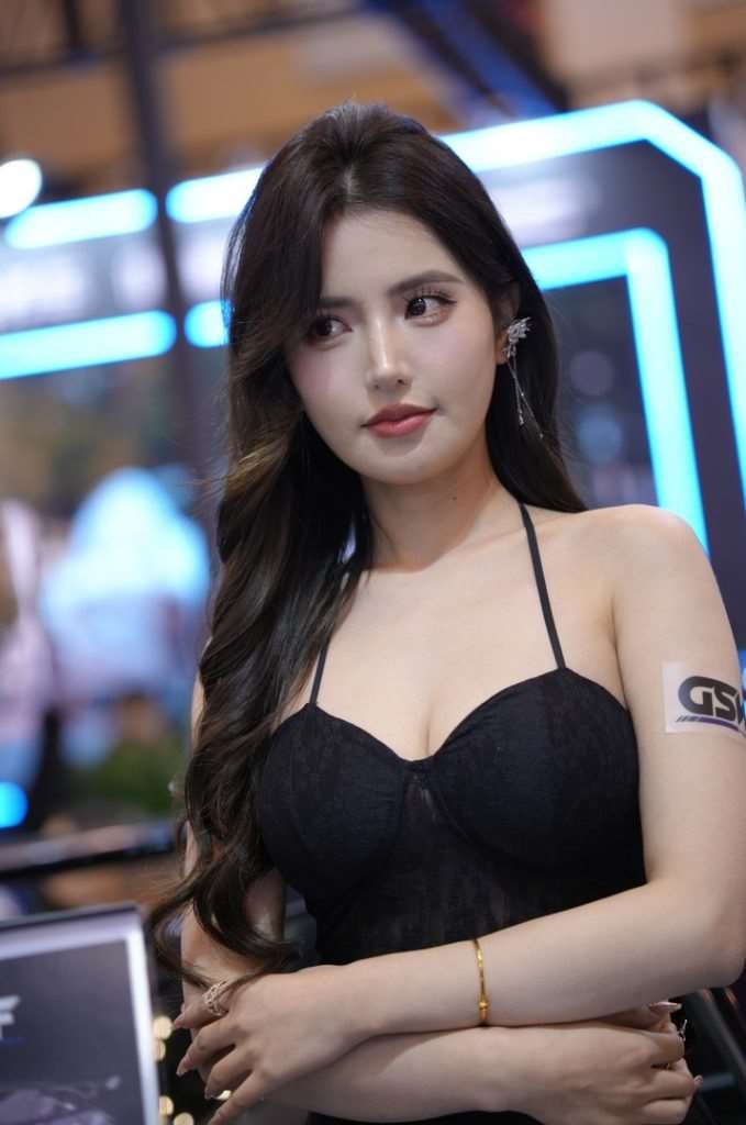甜美鹿鹿鹿 [66P4V-5.38GB]
